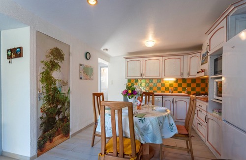 Aramits Apartment | Apartment 'Aramits Pyrénées Béarnaises' with Private Terrace, Shared Garden and Wi-Fi