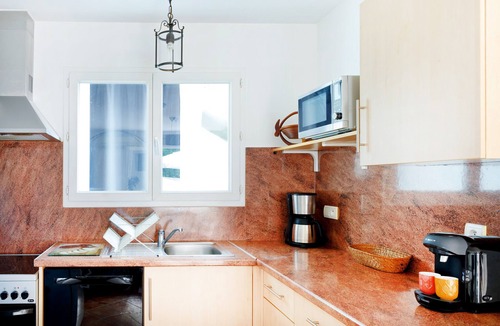 Ahetze Apartment | Apartment Au Pays Basque rated 2 stars 4 km from the beach with Terrace & Wi-Fi