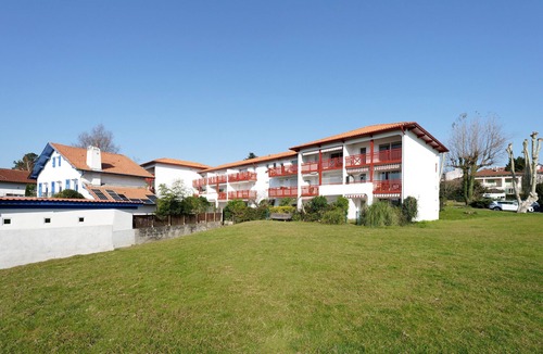 Hendaye Apartment | Apartment 'Bidasoabanks' with Mountain View, Shared Pool and Wi-Fi