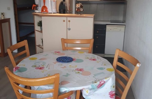 Arcachon Apartment | Apartment Boulevard pool side beach, with balcony.