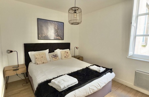 Capucins - Victoire Apartment | Apartment by the river