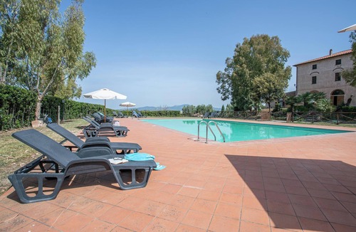 Riotorto Apartment | Apartment Capraia with Sea View, Pool, Wi-Fi, A/C & Garden