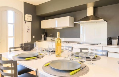 La Teste-de-Buch Apartment | Apartment Dade by Interhome