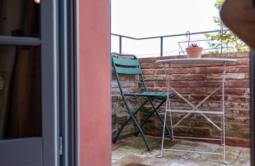 Santarello Apartment | Apartment 'Di Sopra' with Shared Pool, Shared Terrace and Wi-Fi