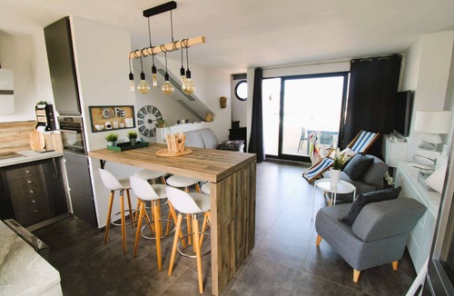 Port Cogolin Apartment | Apartment for 6 people, air-conditioned, with a view of the port at the Marines de Cogolin