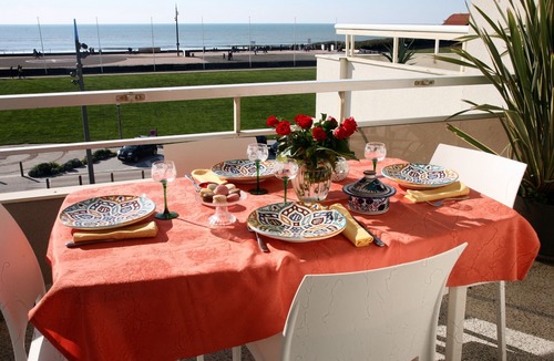 Biscarrosse Plage Apartment | Apartment for 4, close to beach, balcony with ocean view