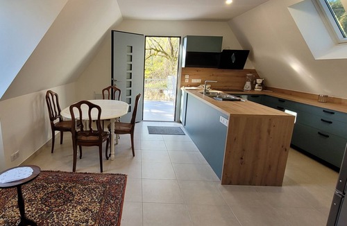 Saint-Leon-sur-Vezere Apartment | Apartment, Padma stay between Mousterians and Tibetans