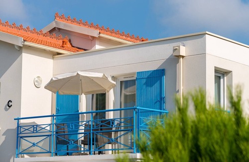 Saint-Palais-sur-Mer Apartment | Apartment in France near the Coastline