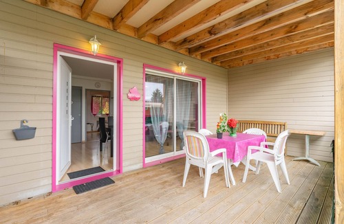 Saint-Simon-de-Bordes Apartment | Apartment 'Le Clos Du Champ De L'Amour - Royan' with Private Pool and Air Conditioning