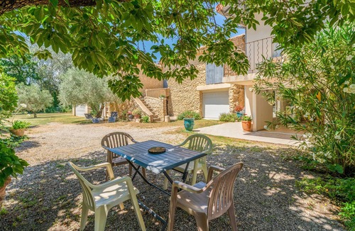 Mornas Apartment | Apartment 'La Velle' with Private Terrace, Private Garden, and Wi-Fi