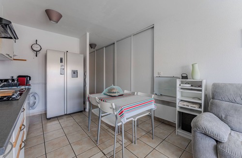 Parentis-en-Born Apartment | Apartment 'Proche Plage Parentis' with Private Terrace and Wi-Fi