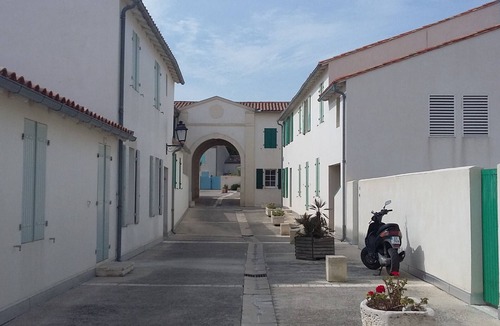 Saint-Martin-de-Re Apartment | Apartment Saint-Martin-de-Ré, 2 bedrooms, 4 persons