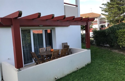 Kokotia Apartment | Apartment with private box in residence with swimming pool and parking space