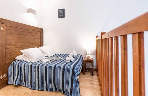 Le Teich Apartment | Apartment with dishwasher, near Le Teich