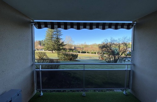 La Roche-Posay Apartment | Apartment with WIFI and Pets Allowed, Near Thermal Baths in La Roche-Posay