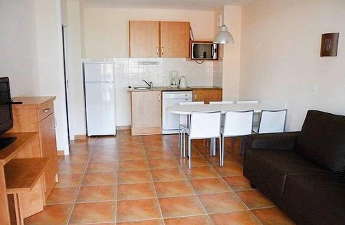 Saint-Jean-de-Luz Condo | Appart Equipé à 400m de la Plage d'Erromardie | Accès Piscine Saisonnière
