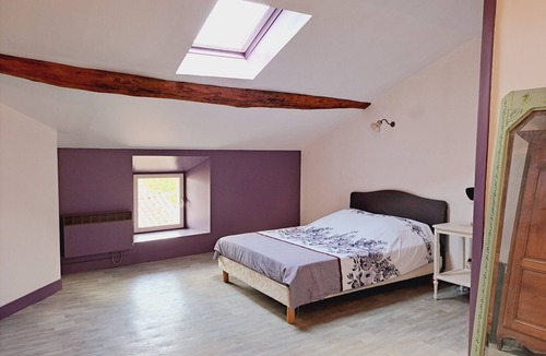 Villebois-Lavalette Apartment | Appart Firmin in touristic village 25mn D, angouleme