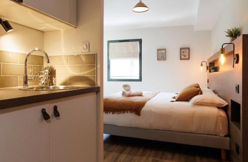 Saint-Junien Apartment | Appart'hôtel Le Corot - Accès Autonome - Saint-Junien Centre