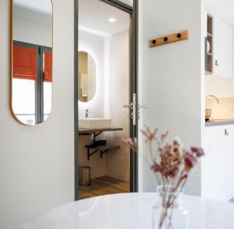 Saint-Junien Apartment | Appart'hôtel Le Corot - Accès Autonome - Saint-Junien Centre