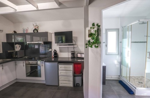 Pyla-sur-Mer Apartment | Appart Pyla sur mer, 5 mtes on foot from the sea, 1 km from Dune du Pyla.