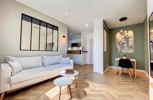 Creon Apartment | AppartChic - appartement standing - plein Centre & Parking privé