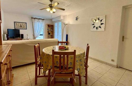 Boyardville Apartment | Appartement cosy à Saint-Georges-d'Oléron, 4 couchages, proche mer et commerces, avec balcon et parking - FR-1-246A-295