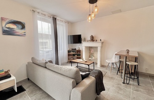 Ruelle-sur-Touvre House | Appartement 1 Chambre Centre Ville Avec Parking et Wifi