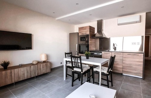 Le Lavandou Apartment | Appartement 2 pièces balcon et parking proche centre 3