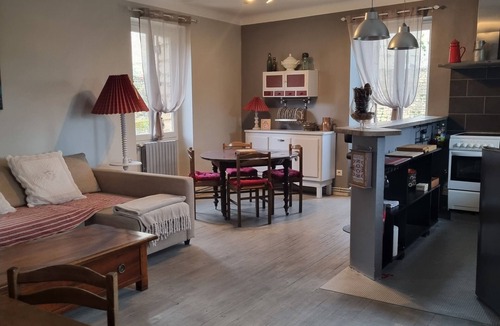 Beynac-et-Cazenac Apartment | Appartement Avec vue sur L'entrée du Château