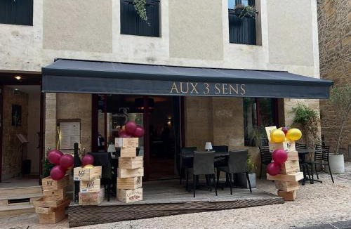 Sarlat-la-Caneda Historic Center Apartment | Appartement Aux 3 Sens