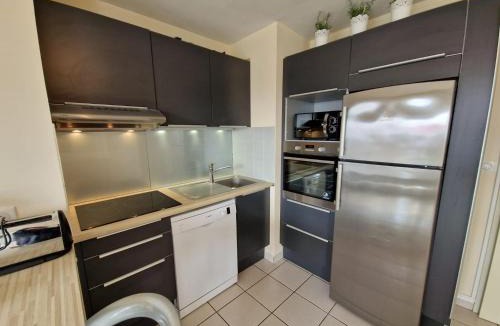 Quartier du Casino Apartment | Appartement avec Piscine, Tennis & Balcon, Centre-ville Chatelaillon-Plage, 6 Pers, 2 Ch - FR-1-706-17