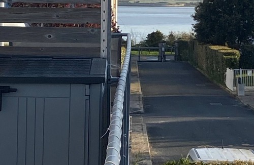 Port-des-Barques Apartment | Appartement Avec Balcon à Port des Barques , vu sur Lestuaire de la Charente