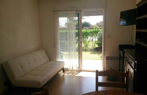 Vaux-sur-Mer Apartment | Appartement avec jardin, piscine et parking, près de la mer - FR-1-494-3