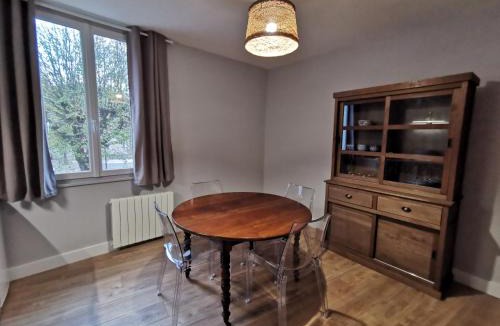 La Rochefoucauld Apartment | Appartement centre ville, parking gratuit