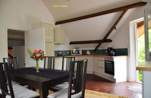 Orgnac-sur-Vezere Apartment | Appartement charmant Orgnac-sur-Vézère avec jardin et parking