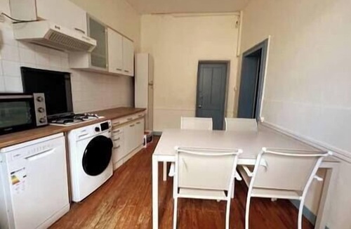 Bourg-sur-Gironde Apartment | Appartement en coeur de village