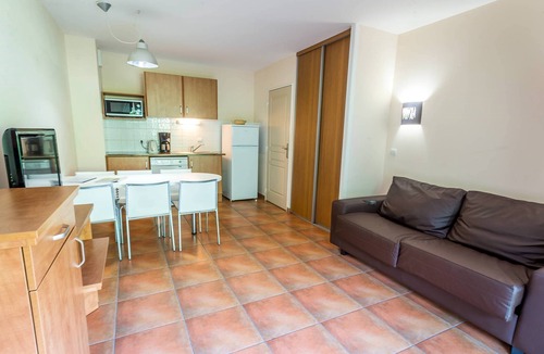 Saint-Jean-de-Luz Condo | Appartement Equipé Près de la Plage + Commerces | Accès Piscine Saisonnière