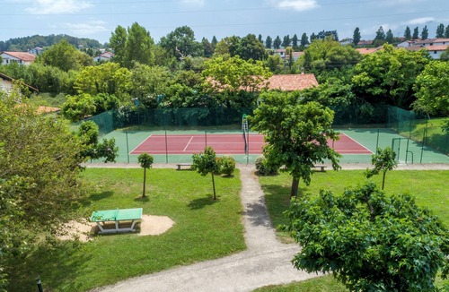 Saint-Jean-de-Luz Condo | Appartement Equipé Près de la Plage + Commerces | Accès Piscine Saisonnière