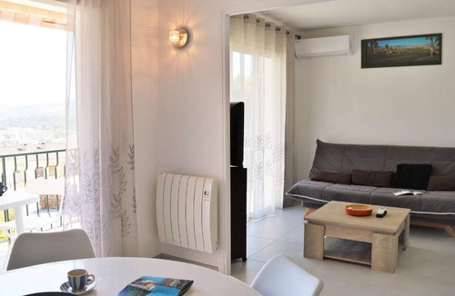Le Lavandou Apartment | Appartement Le Lavandou, 2 pièces, 4 personnes - FR-1-251-342