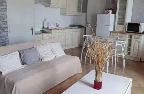 Tonnay-Charente Apartment | Appartement Mitoyen, Commerces à Proximité, à 5 km Cure Thermale de Rochefort