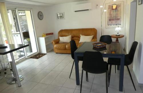 Latresne Apartment | Appartement moderne à Latresne avec jacuzzi, 50 m²