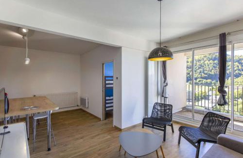 Eaux-Bonnes Apartment | Appartement rénové 8 pers, terrasse, ski, wifi - FR-1-400-106