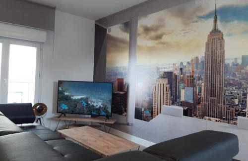La Roche-Chalais Apartment | Appartement rénové Le New-York en centre ville - Terrasse et parking - non climatisé