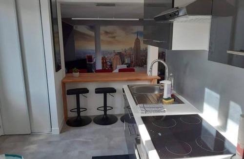 La Roche-Chalais Apartment | Appartement rénové Le New-York en centre ville - Terrasse et parking - non climatisé