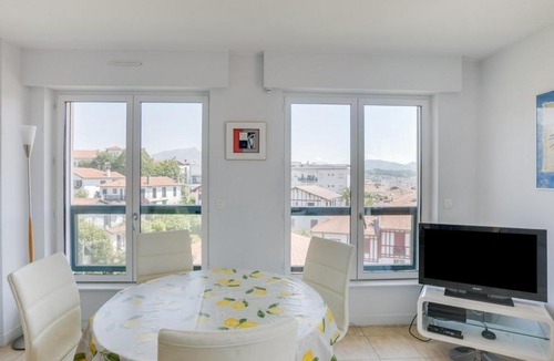 Saint-Jean-de-Luz City Center Apartment | Appartement Saint-Jean-de-Luz, 2 pièces, 4 personnes - FR-1-4-426