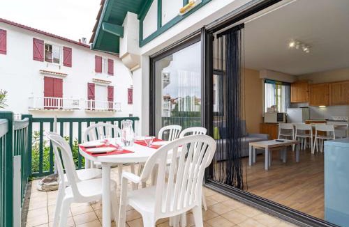 Hendaye Apartment | Appartement spacieux proche plage avec parking à Hendaye - FR-1-2-299