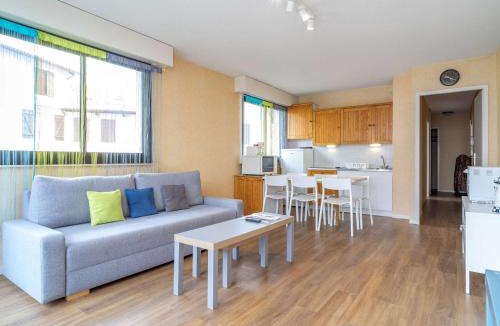 Hendaye Apartment | Appartement spacieux proche plage avec parking à Hendaye - FR-1-2-299