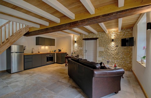 Challignac Apartment | Appt for 2 people in a small village to discover the cognac region