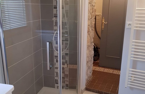 Chasseneuil-du-Poitou Apartment | APT T2 1 - 6 people with terrace & garden 3 minutes from the Futuroscope