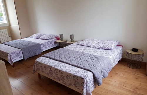 Chasseneuil-du-Poitou Apartment | APT T2 1 - 6 people with terrace & garden 3 minutes from the Futuroscope